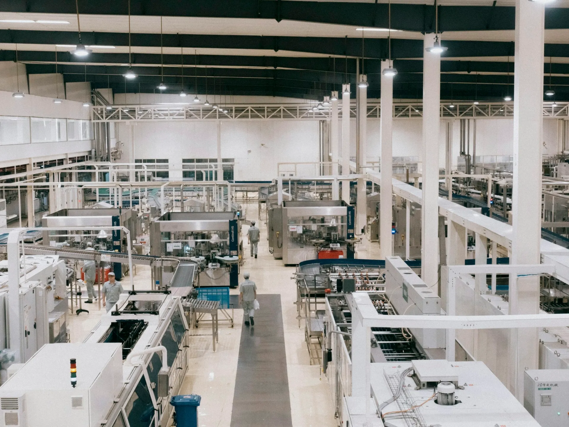 A multi-site industrial facility of the kind Tec-Tel runs security for